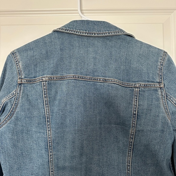 Old Navy Light Wash Denim Jean Jacket Size Small Womens with Buttons - Picture 9 of 9